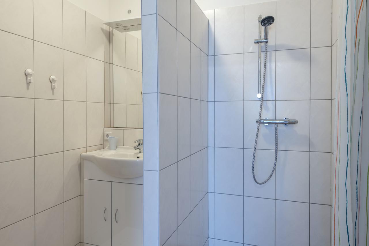 Wn Rooms Wiener Neustadt Bagian luar foto